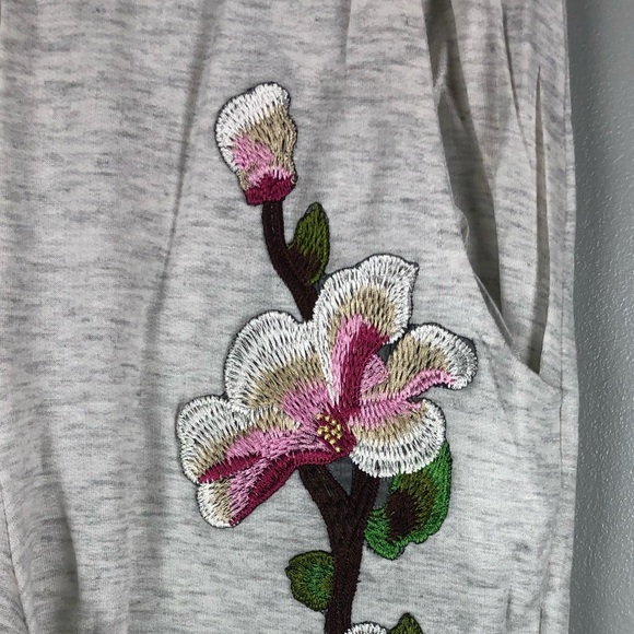 Embroidered Joggers Grey Soft Flower - Picture 3 of 8
